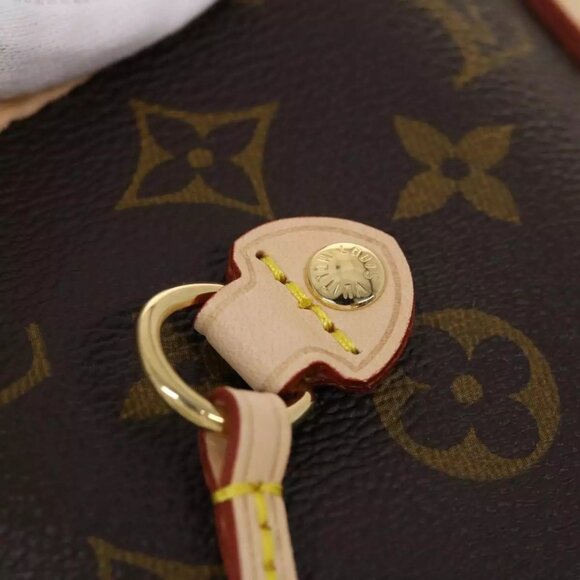 LOUIS VUITTON Monogram Neverfull MM Tote Bag - Picture 8 of 16